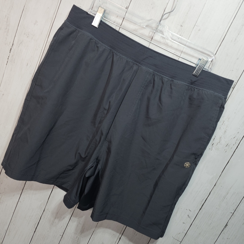 Gaiam Men's Dark Gray Athletic Shorts Size XL Inner Liner Pockets Stretch. - Picture 2 of 10